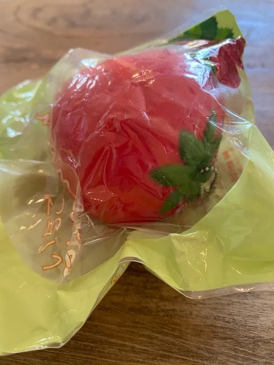 Kiibru strawberry squishy toy - Picture 2 of 4